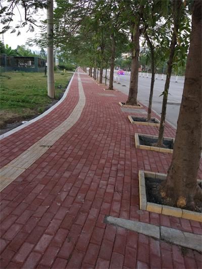 怎样预防彩色路面砖在使用中出现问题？